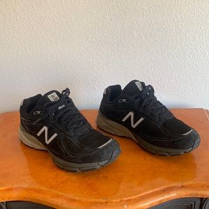 New Balance 990 v4 - Black - Size 8